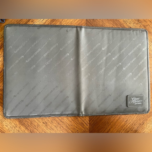 Vintage 1980’s Wardair Canada Classe Affaires Portfolio - Picture 5 of 8